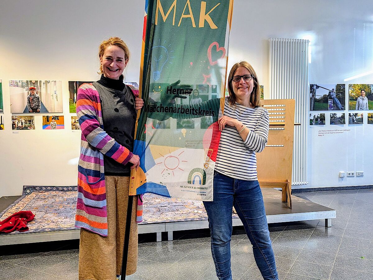 Mädchen-AK Annelie und Uta Bücking